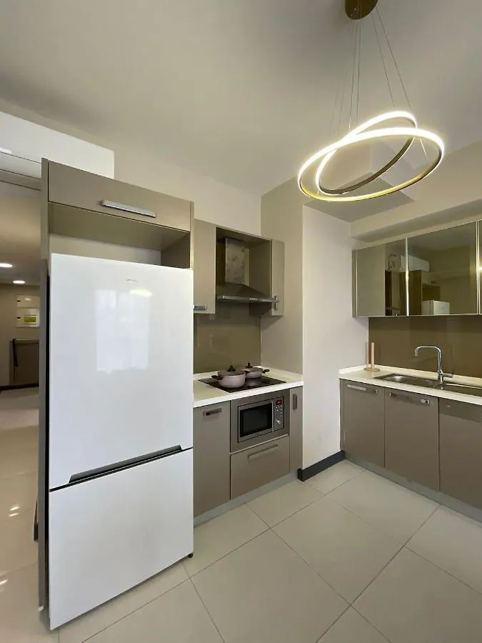 Luxury 2-Bedroom Apartment In Prime Suites Near Mall Of Istanbul - 87 0*,